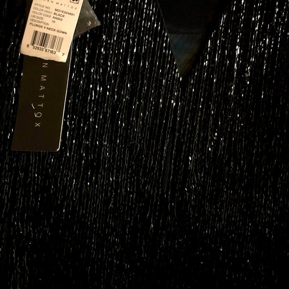 Aidan Mattox gown. - Picture 9 of 10